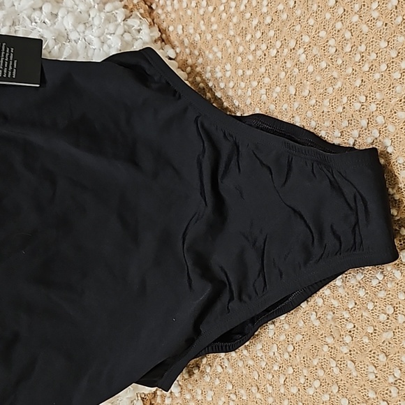 Nike Swimsuit - Picture 4 of 15